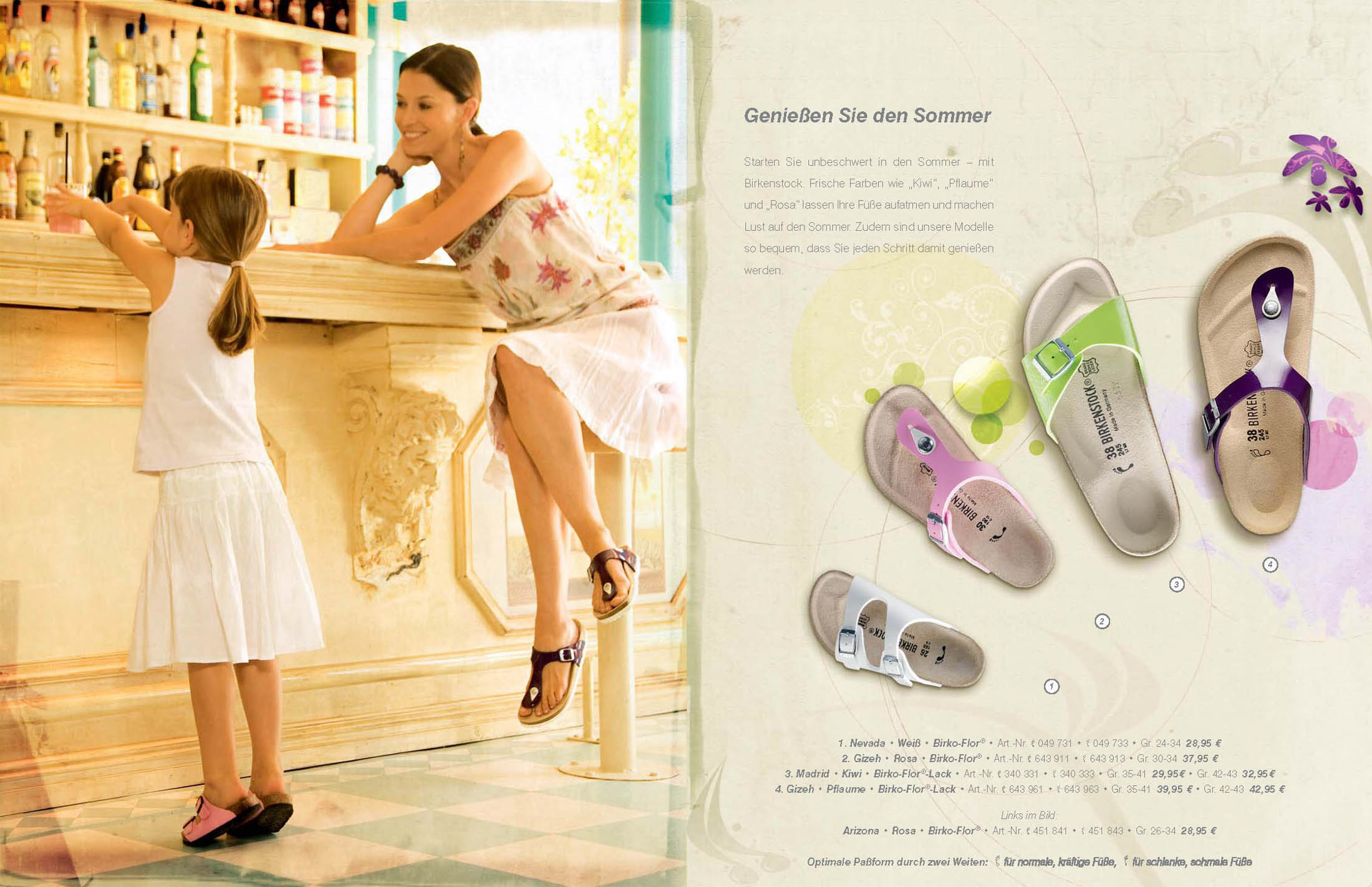 Eine Mutter und ihre Tochter unterhalten sich im Sommer fröhlich an einem Imbiss. Eine Anzeige mit Schuhbildern und -beschreibungen überlagert einen Teil des Bildes und vermittelt so ein leichtes, sommerliches Gefühl. © Fotografie Tomas Rodriguez