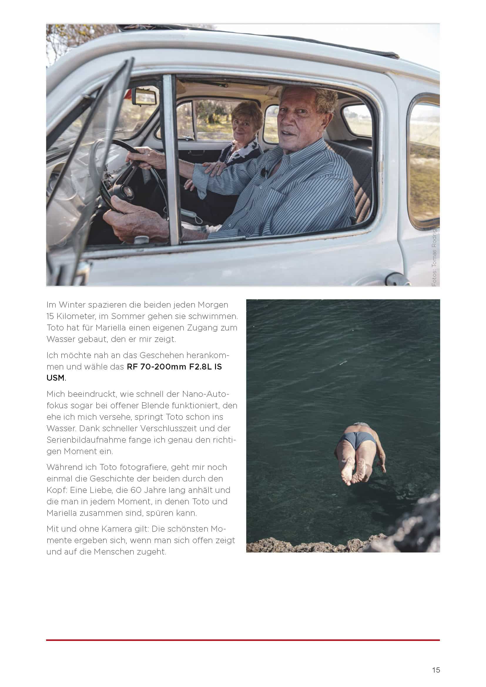 Ein Mann und eine Frau sitzen in einem weißen Oldtimer am Wasser. Auf einem zweiten, kleineren Foto sitzt der Mann auf einem Steg, lächelt und taucht seine nackten Füße in den See, während er in die Kamera blickt. © Fotografie Tomas Rodriguez