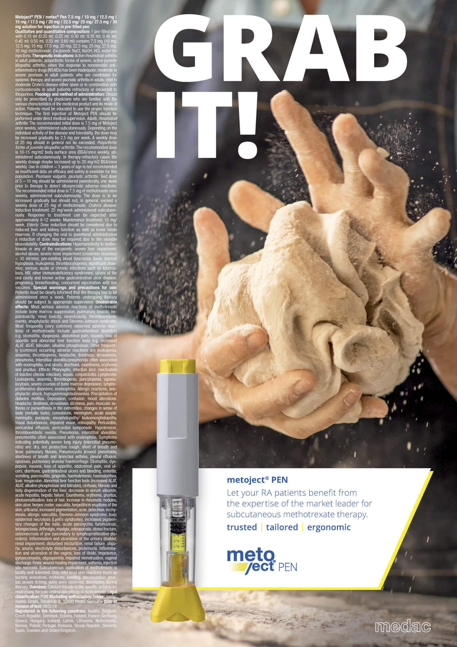 Eine Nahaufnahme von Händen, die Teig kneten, darüber ein großer Text mit der Aufschrift "GRAB IT!". Darunter ist ein gelb-grauer Injektionsstift mit der Aufschrift "metoject PEN" und einer kurzen Produktbeschreibung abgebildet. © Fotografie Tomas Rodriguez